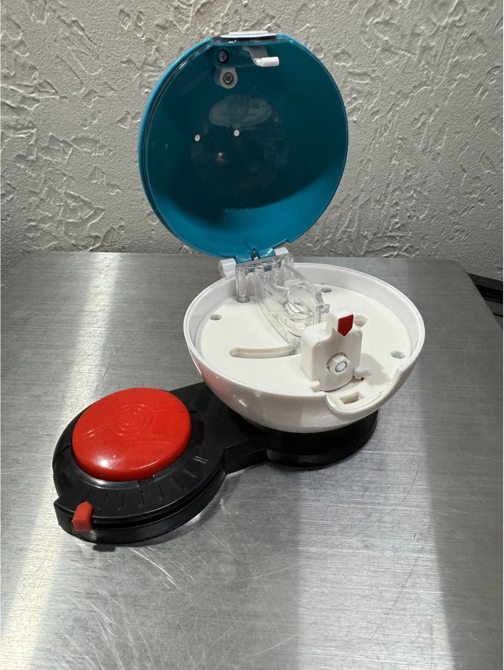 Pokémon Premier Ball lure ball Clip n Go Suprise Attack game- 2021